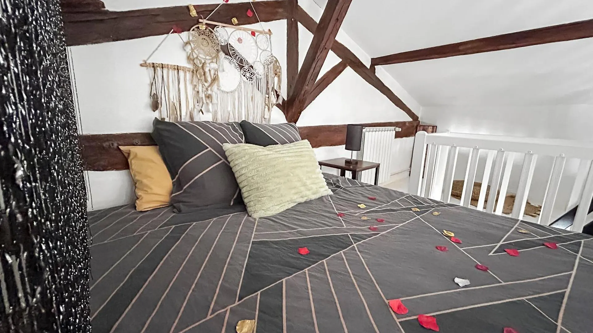 Studio De Charme 70M2, Jacuzzi Et Piscine Partagee Verfeil  0*, Verfeil (Haute-Garonne)